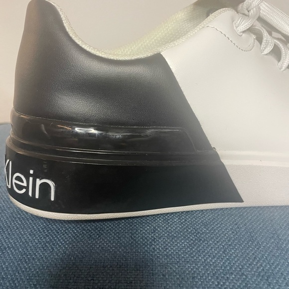 CALVIN KLEIN Blakee Colorblock Sneakers in Women size 10 - Picture 10 of 13